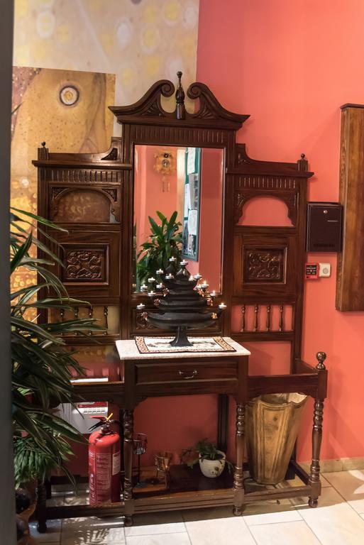 קרפניסיון City Hotel Apollonion מראה חיצוני תמונה