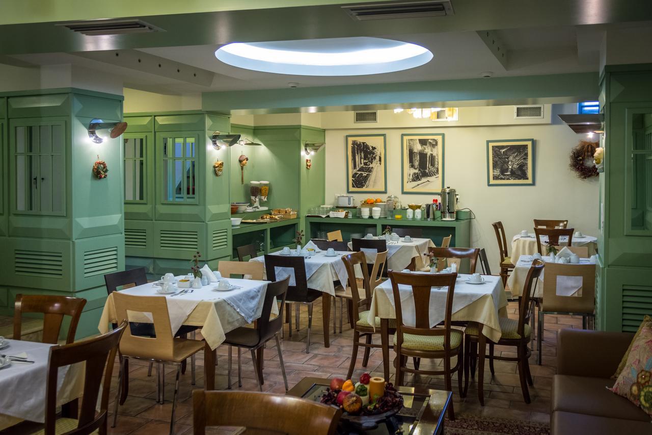 קרפניסיון City Hotel Apollonion מראה חיצוני תמונה