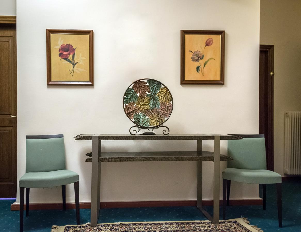 קרפניסיון City Hotel Apollonion מראה חיצוני תמונה