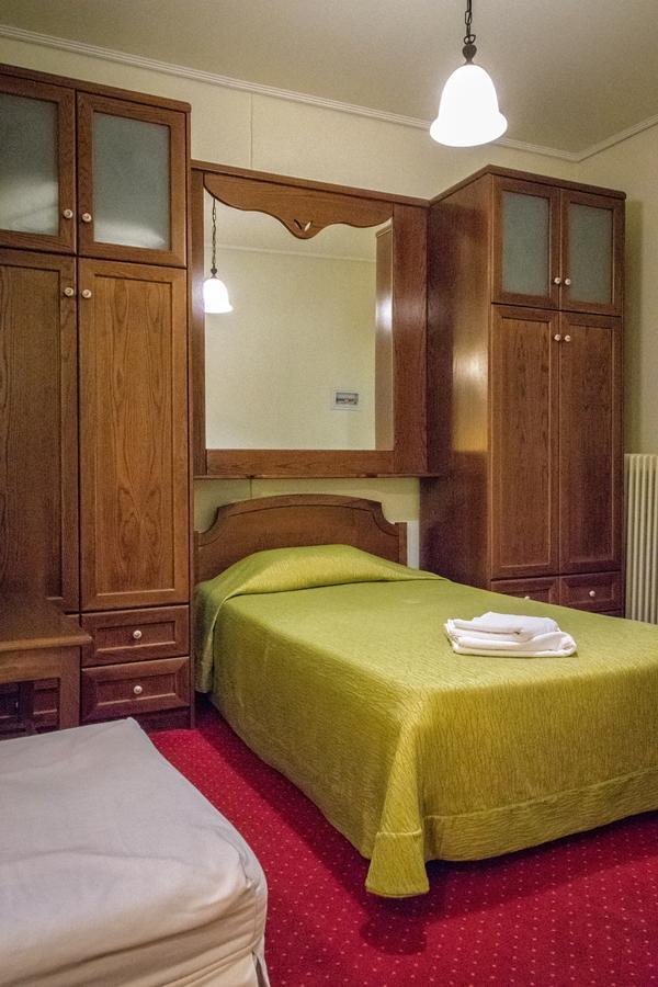 קרפניסיון City Hotel Apollonion מראה חיצוני תמונה